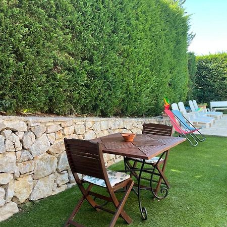 Appartement T2 Avec Jardin Et Piscine Privee à Velaux Extérieur photo