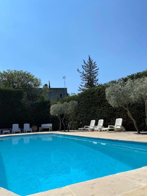 Appartement T2 Avec Jardin Et Piscine Privee à Velaux Extérieur photo